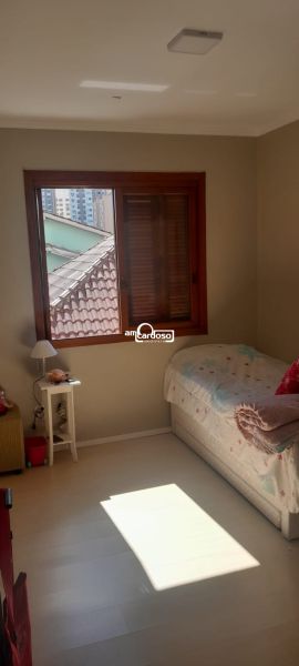 Apartamento com 3 quartos, 3 banheiros e 120m² à venda no bairro Sao Sebastiao, Porto Alegre