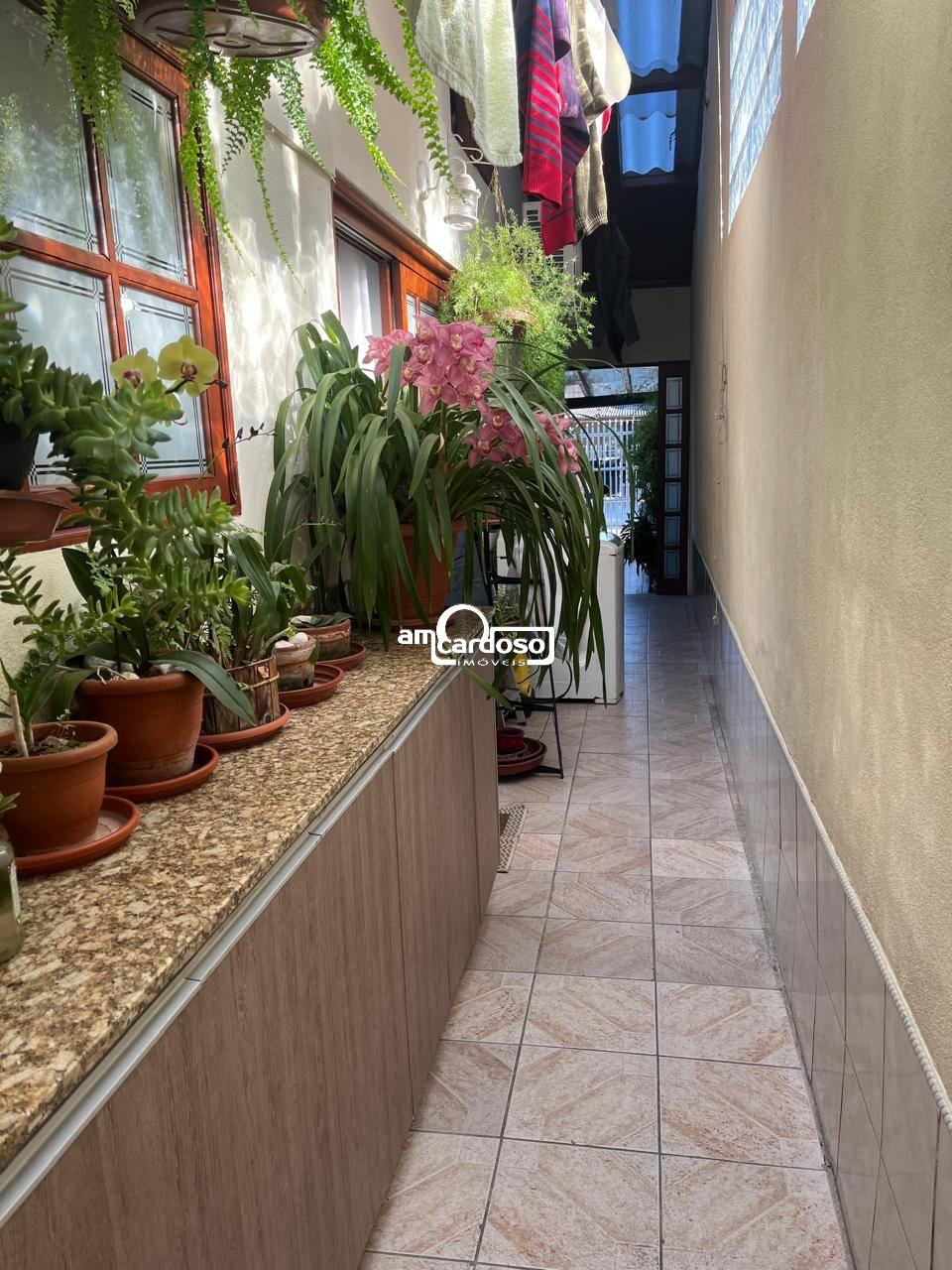 Casa com 2 quartos, 1 banheiro e 90m² à venda no bairro Parque da Matriz, Cachoeirinha