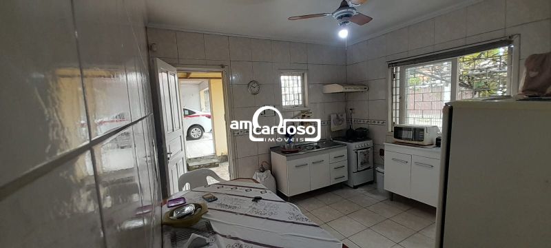 Casa com 2 quartos, 2 banheiros e 98m² à venda no bairro Sarandi, Porto Alegre