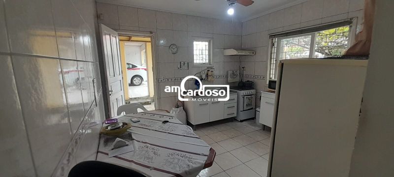 Casa com 2 quartos, 2 banheiros e 98m² à venda no bairro Sarandi, Porto Alegre