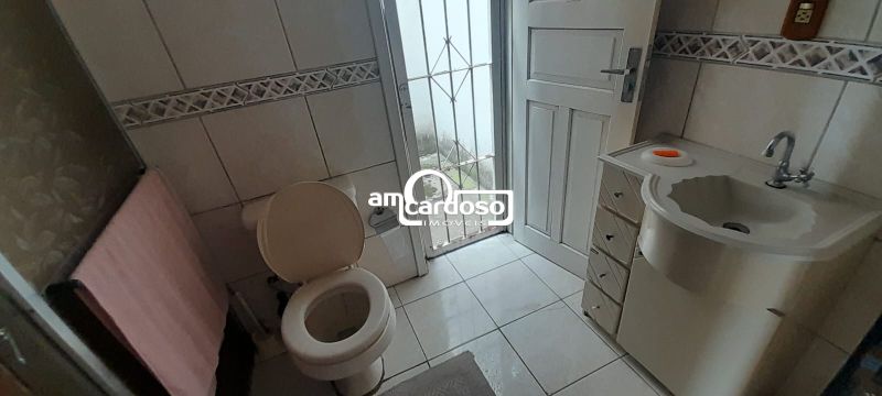 Casa com 2 quartos, 2 banheiros e 98m² à venda no bairro Sarandi, Porto Alegre