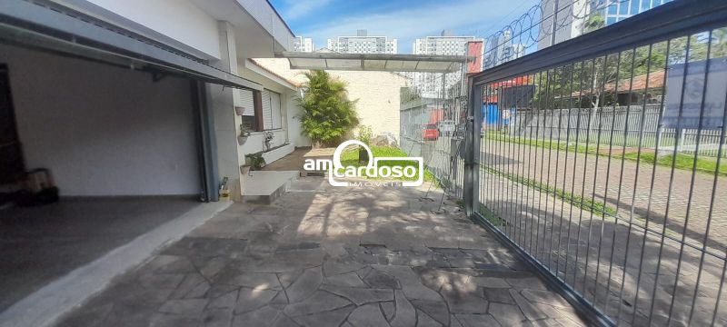 Casa com 4 quartos, 4 banheiros e 214m² à venda no bairro Jardim Lindoia, Porto Alegre