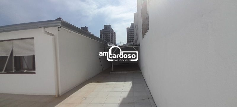 Casa com 4 quartos, 4 banheiros e 214m² à venda no bairro Jardim Lindoia, Porto Alegre