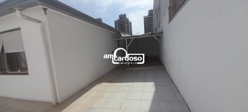 Casa com 4 quartos, 4 banheiros e 214m² à venda no bairro Jardim Lindoia, Porto Alegre