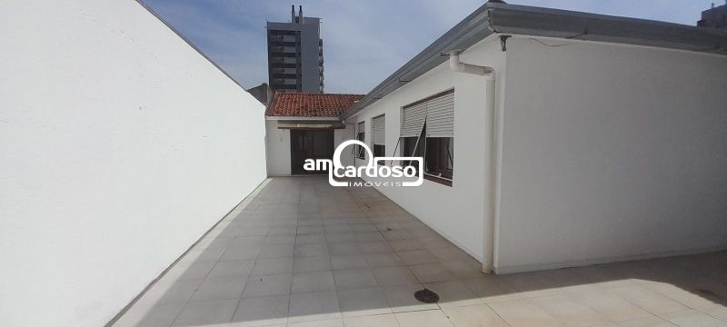 Casa com 4 quartos, 4 banheiros e 214m² à venda no bairro Jardim Lindoia, Porto Alegre