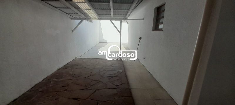Casa com 4 quartos, 4 banheiros e 214m² à venda no bairro Jardim Lindoia, Porto Alegre
