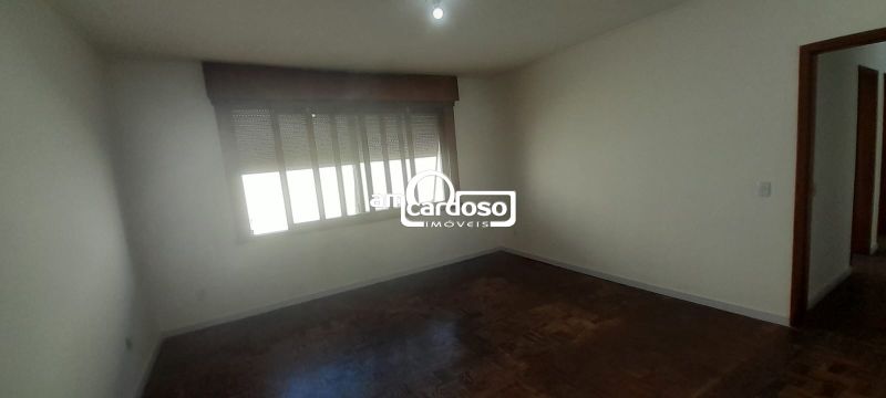 Casa com 4 quartos, 4 banheiros e 214m² à venda no bairro Jardim Lindoia, Porto Alegre