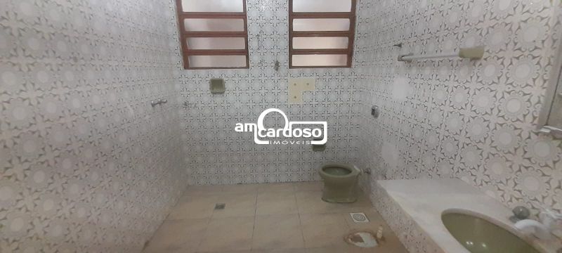 Casa com 4 quartos, 4 banheiros e 214m² à venda no bairro Jardim Lindoia, Porto Alegre