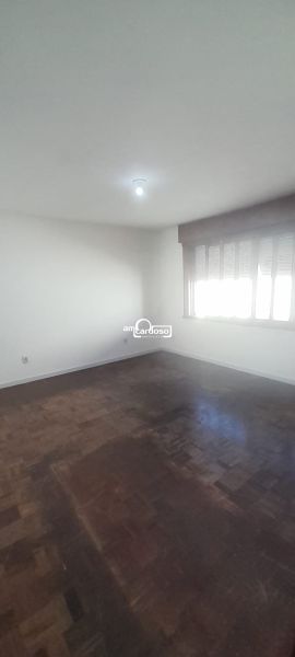 Casa com 4 quartos, 4 banheiros e 214m² à venda no bairro Jardim Lindoia, Porto Alegre