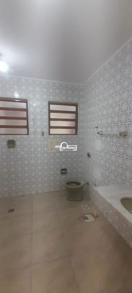 Casa com 4 quartos, 4 banheiros e 214m² à venda no bairro Jardim Lindoia, Porto Alegre