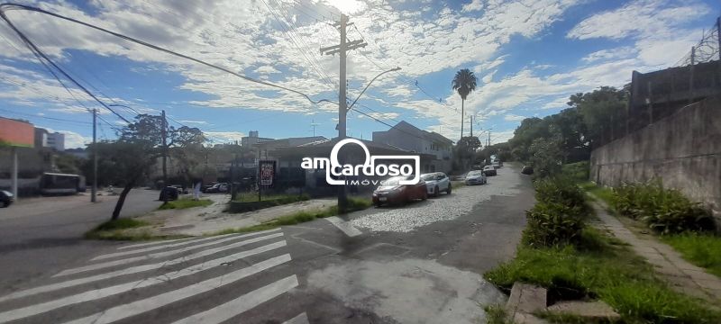 Casa com 4 quartos, 2 banheiros e 166m² à venda no bairro Cristo Redentor, Porto Alegre