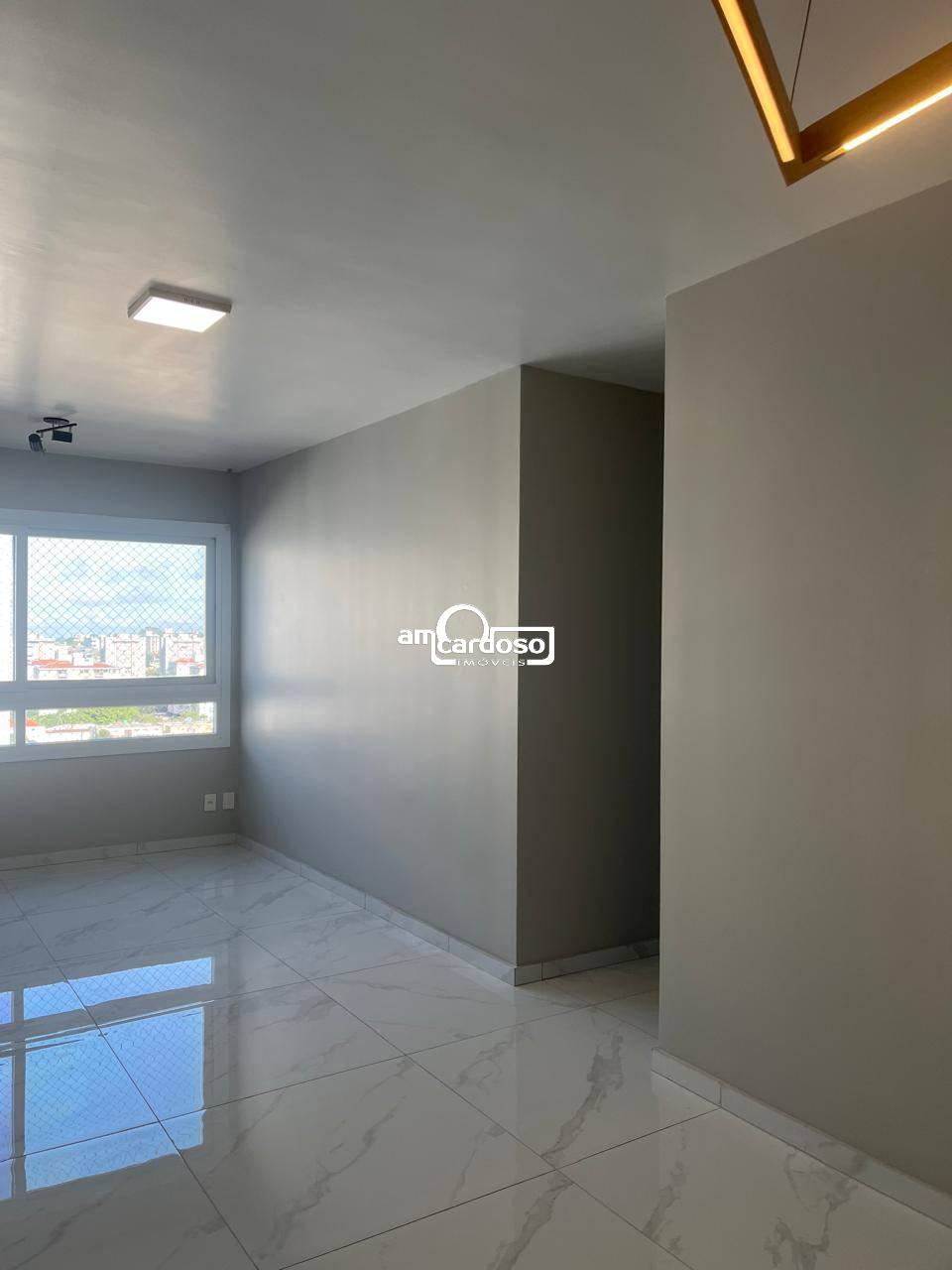 Apartamento com 3 quartos, 3 banheiros e 81m² à venda no bairro Sao Sebastiao, Porto Alegre