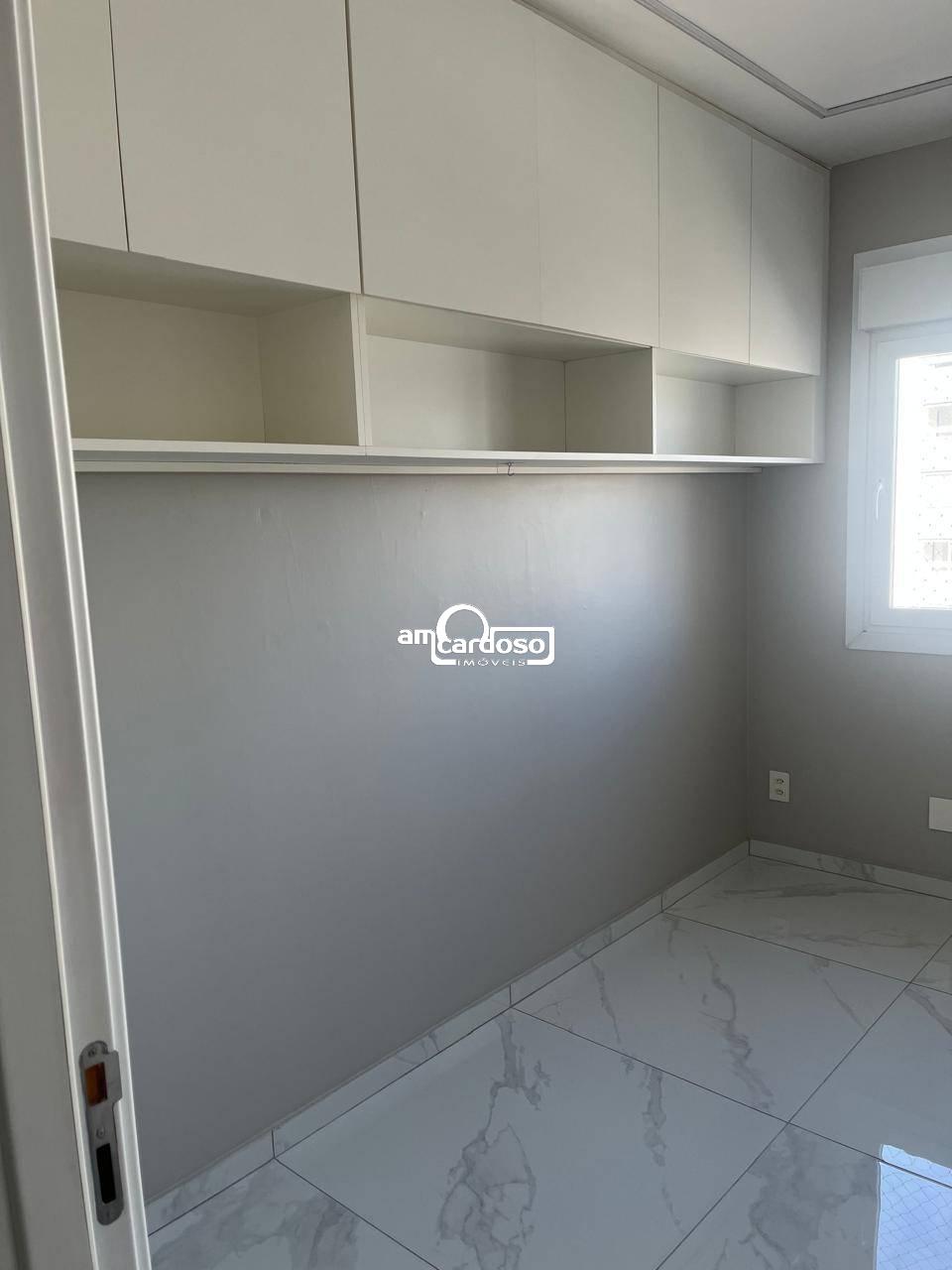 Apartamento com 3 quartos, 3 banheiros e 81m² à venda no bairro Sao Sebastiao, Porto Alegre