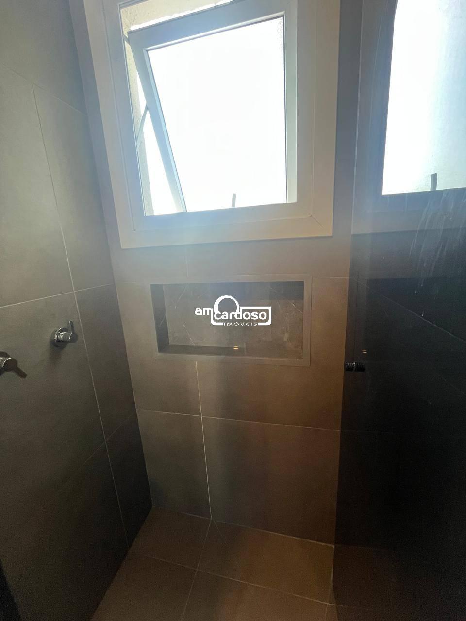 Apartamento com 3 quartos, 3 banheiros e 81m² à venda no bairro Sao Sebastiao, Porto Alegre