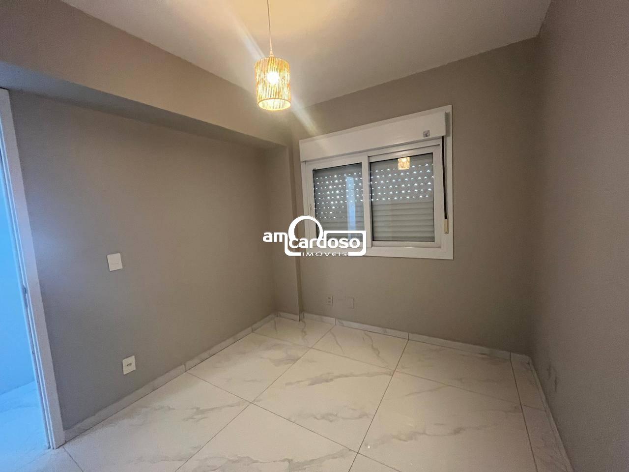 Apartamento com 3 quartos, 3 banheiros e 81m² à venda no bairro Sao Sebastiao, Porto Alegre