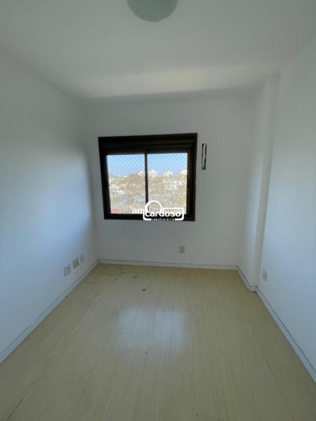 Apartamento com 3 quartos, 2 banheiros e 75m² à venda no bairro Sao Sebastiao, Porto Alegre