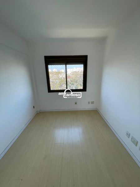 Apartamento com 3 quartos, 2 banheiros e 75m² à venda no bairro Sao Sebastiao, Porto Alegre