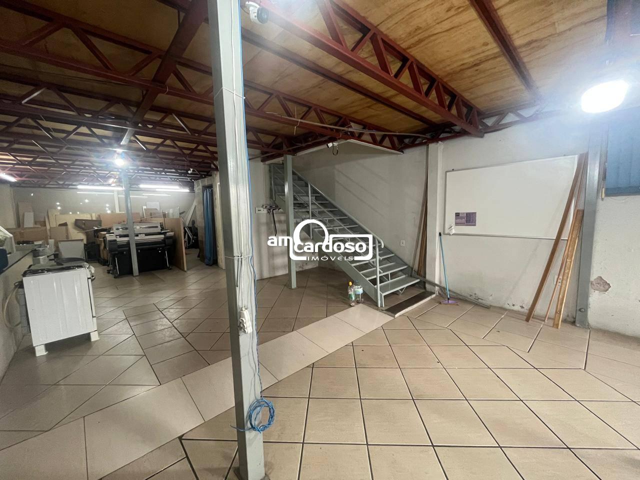 Casa com 3 quartos, 2 banheiros e 283m² à venda no bairro Sao Sebastiao, Porto Alegre