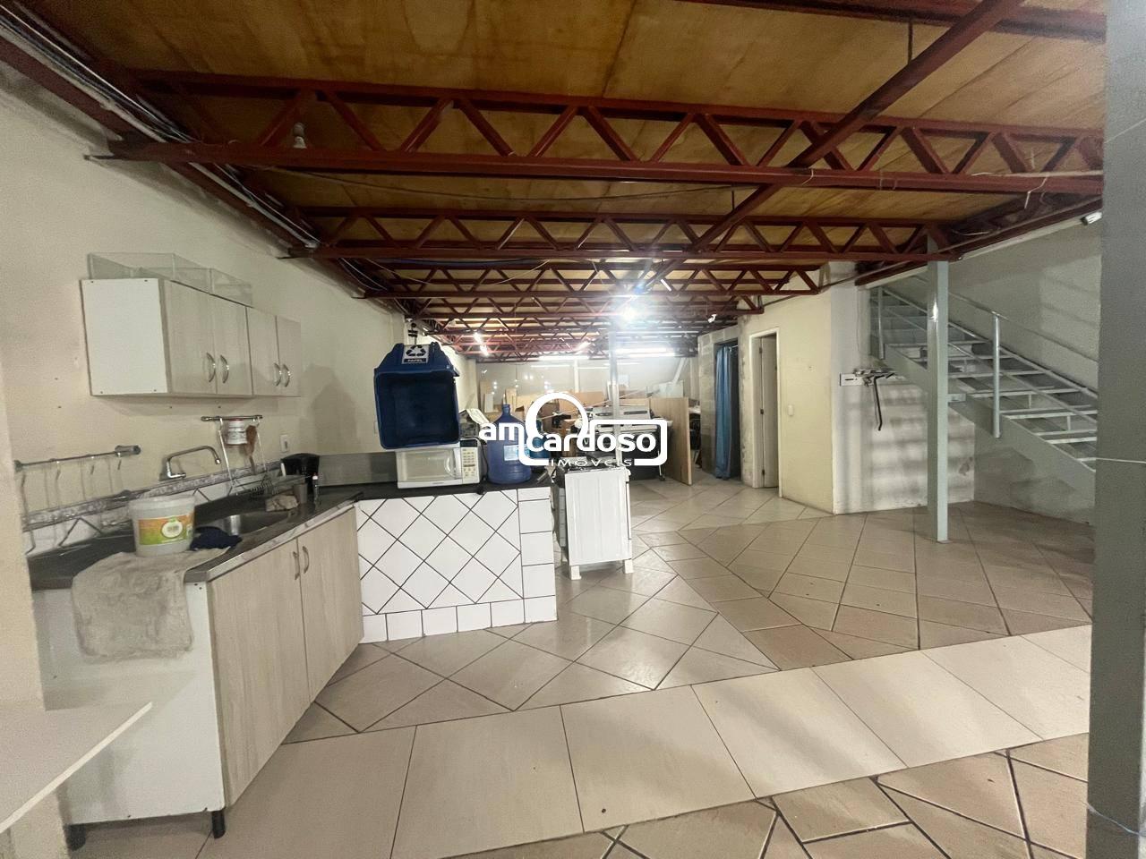 Casa com 3 quartos, 2 banheiros e 283m² à venda no bairro Sao Sebastiao, Porto Alegre