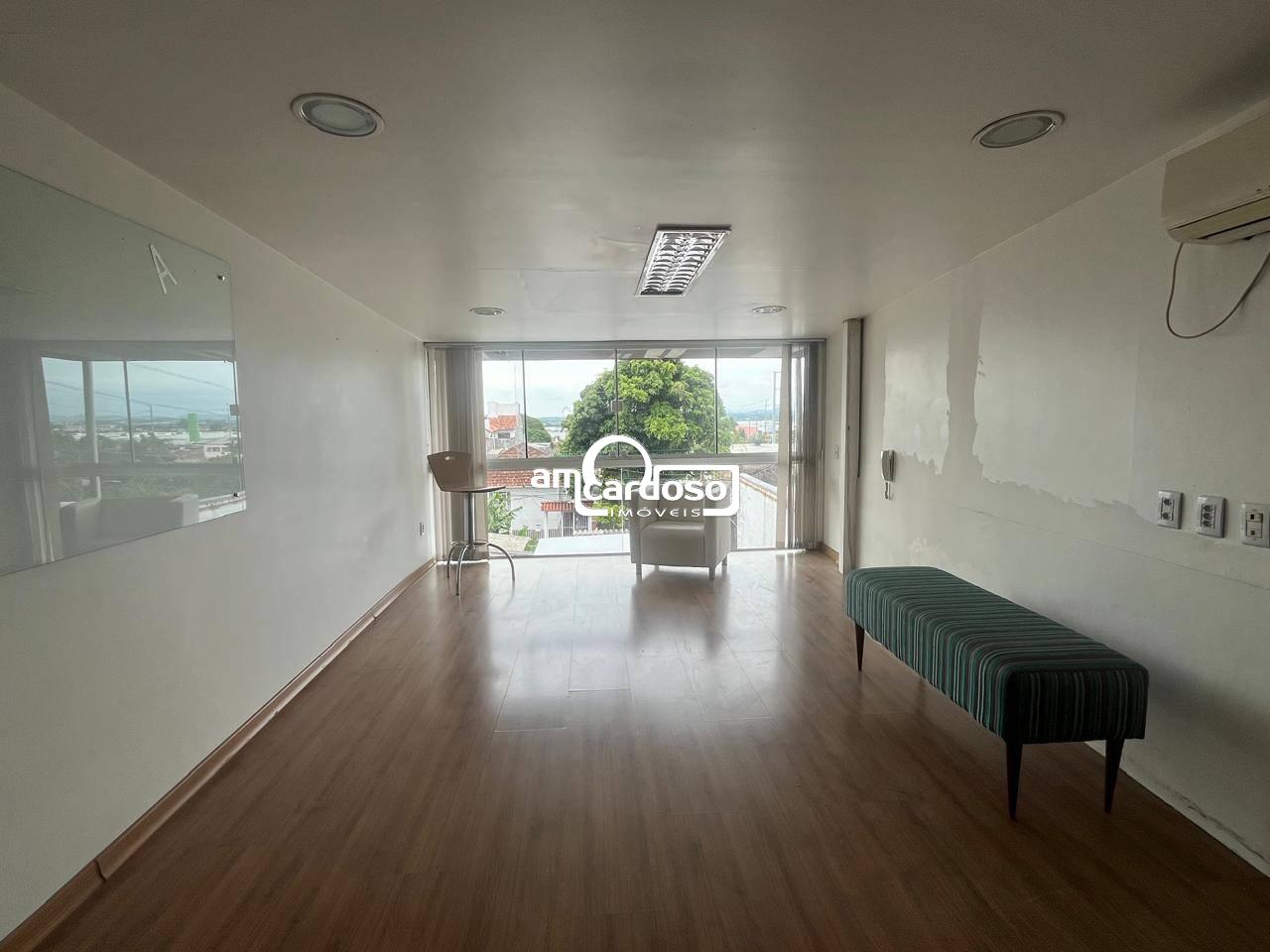 Casa com 3 quartos, 2 banheiros e 283m² à venda no bairro Sao Sebastiao, Porto Alegre