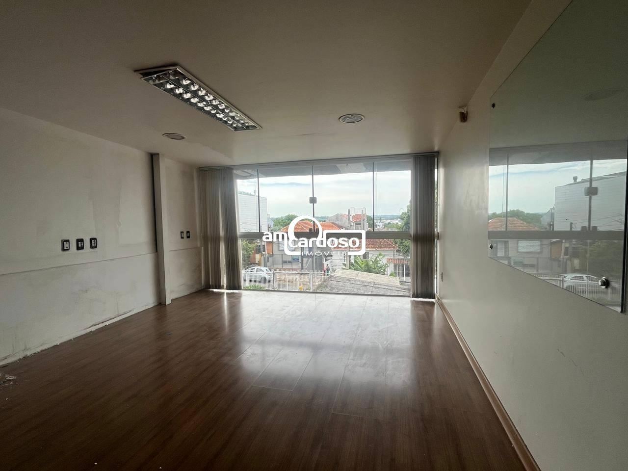 Casa com 3 quartos, 2 banheiros e 283m² à venda no bairro Sao Sebastiao, Porto Alegre