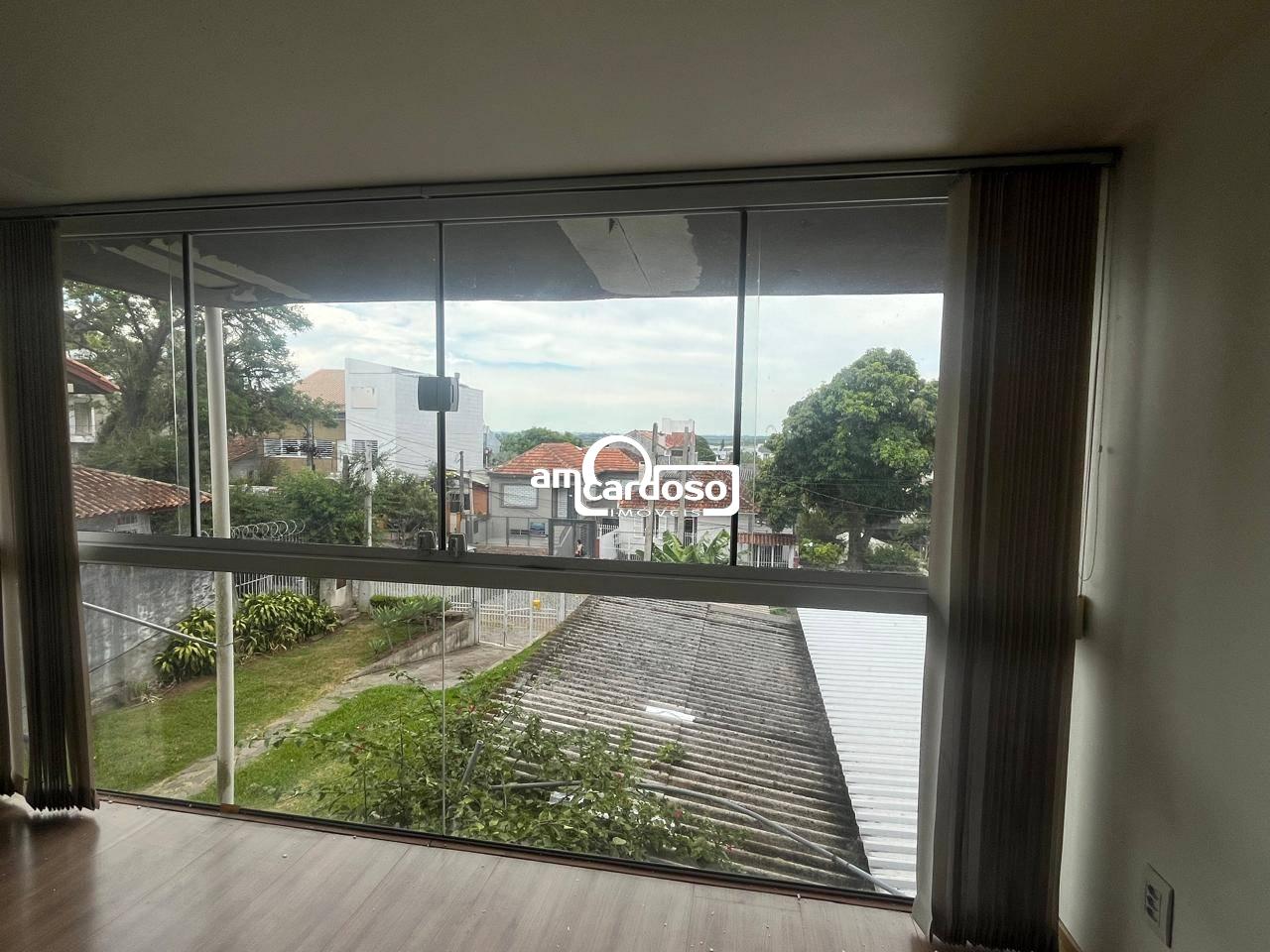 Casa com 3 quartos, 2 banheiros e 283m² à venda no bairro Sao Sebastiao, Porto Alegre