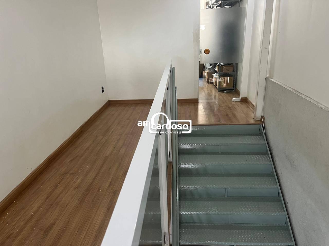 Casa com 3 quartos, 2 banheiros e 283m² à venda no bairro Sao Sebastiao, Porto Alegre