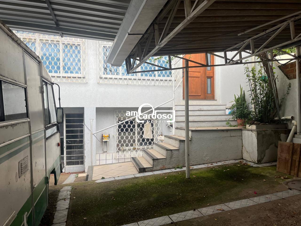 Casa com 3 quartos, 2 banheiros e 283m² à venda no bairro Sao Sebastiao, Porto Alegre