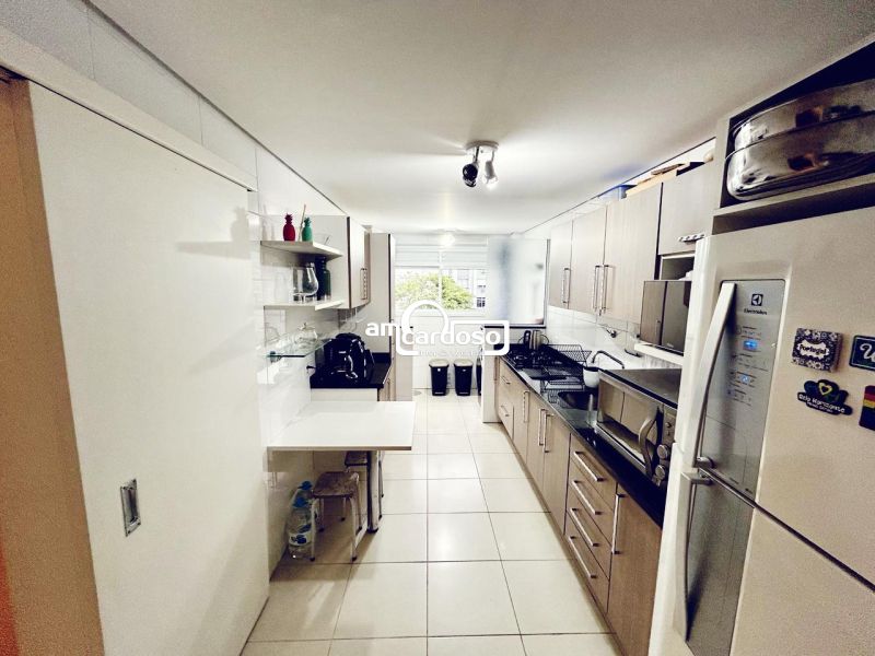 Apartamento com 2 quartos, 2 banheiros e 98m² à venda no bairro Vila Ipiranga, Porto Alegre
