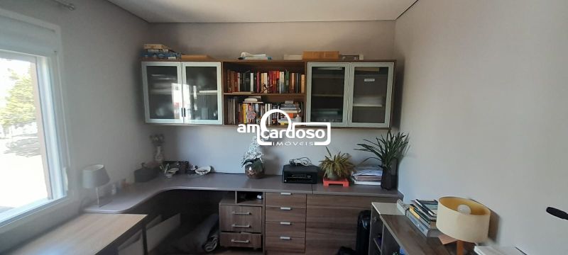 Apartamento com 2 quartos, 2 banheiros e 98m² à venda no bairro Vila Ipiranga, Porto Alegre