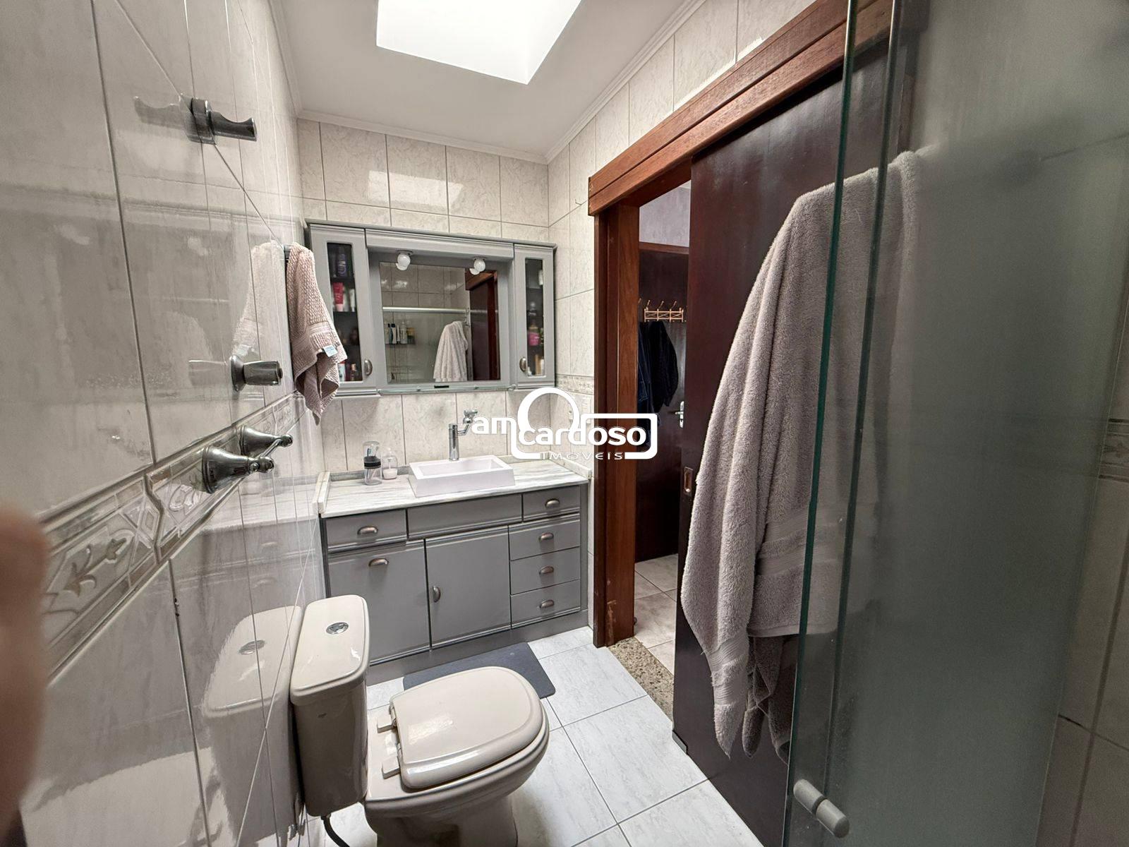 Casa com 3 quartos, 3 banheiros e 120m² à venda no bairro Sao Sebastiao, Porto Alegre