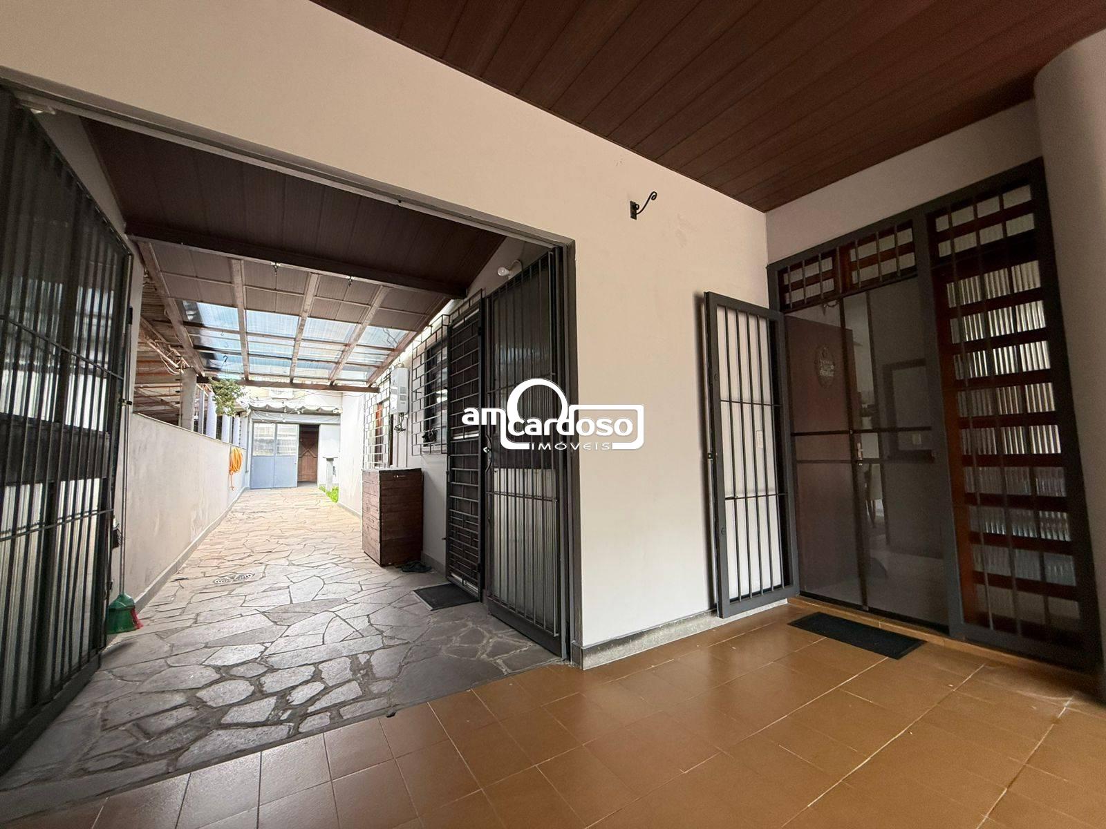 Casa com 3 quartos, 3 banheiros e 120m² à venda no bairro Sao Sebastiao, Porto Alegre