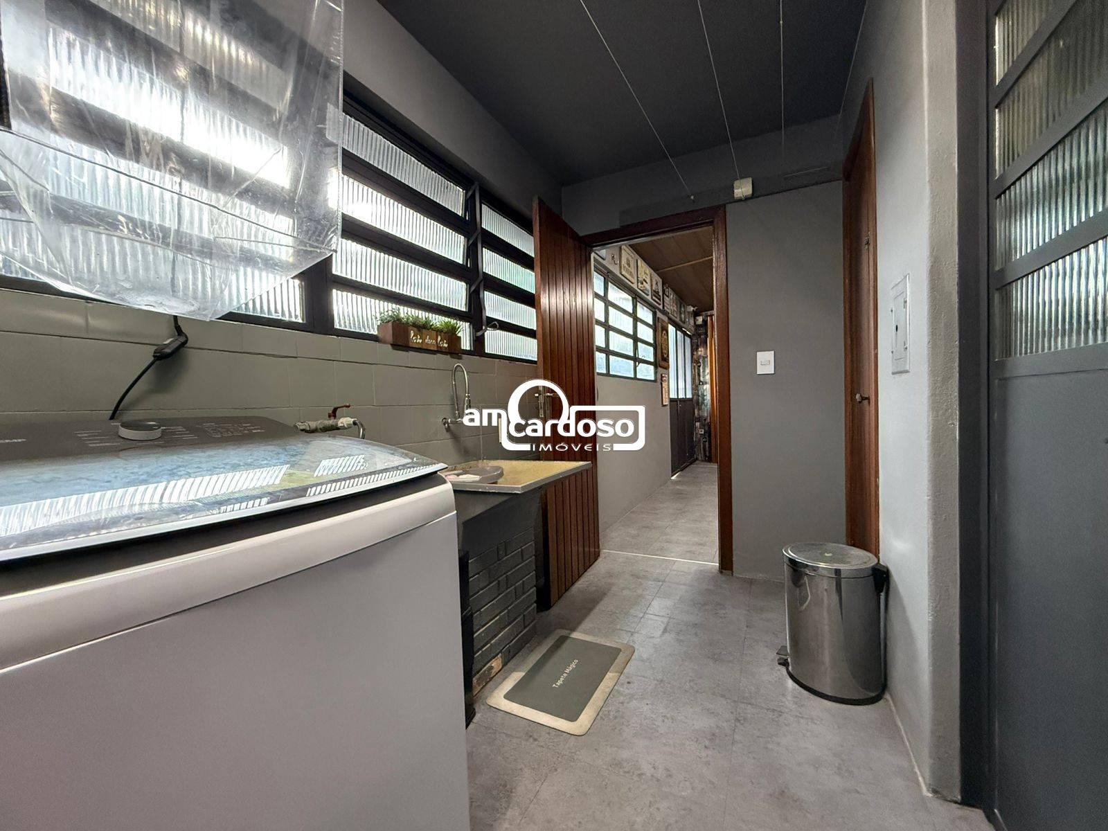 Casa com 3 quartos, 3 banheiros e 120m² à venda no bairro Sao Sebastiao, Porto Alegre
