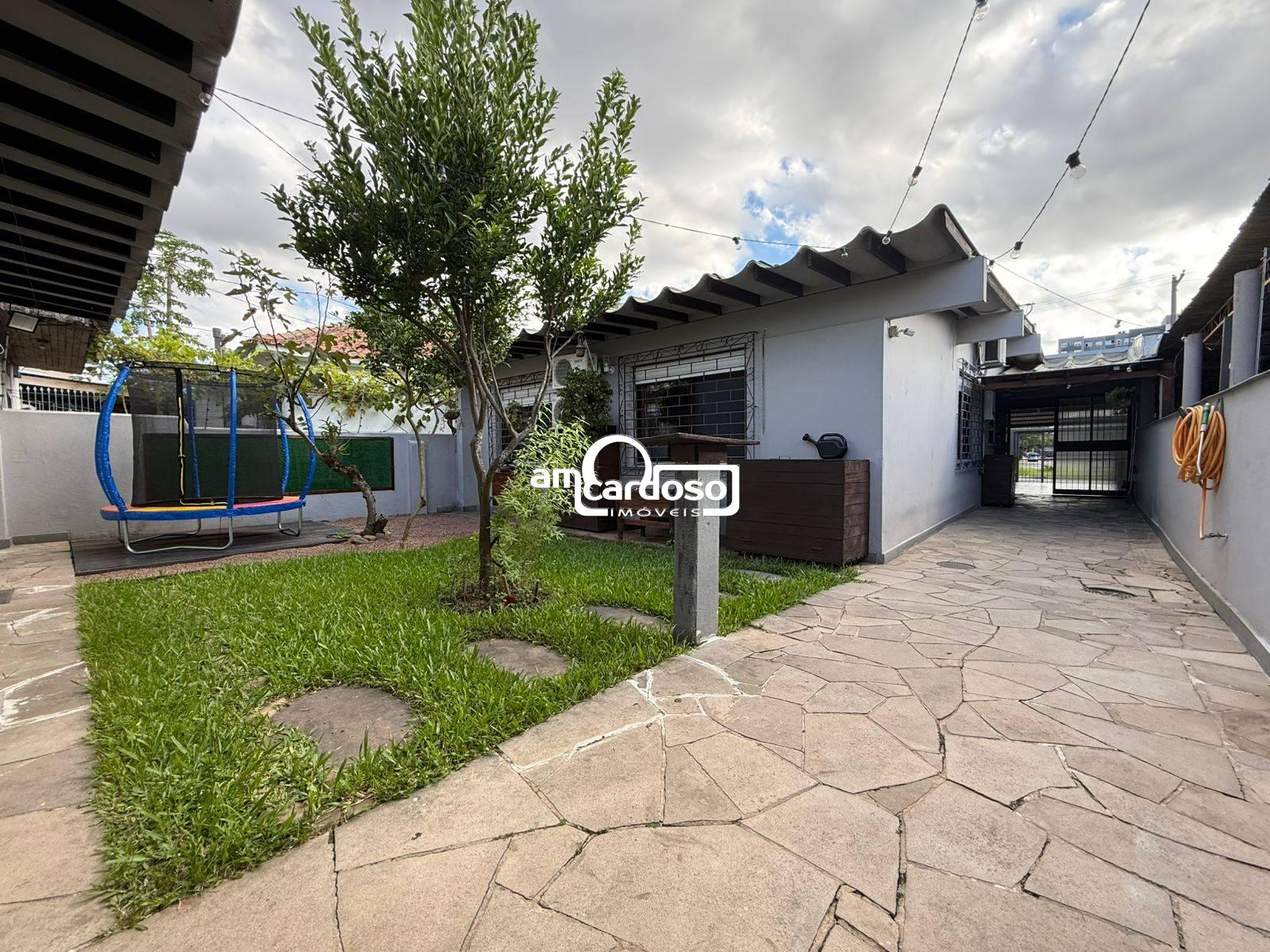 Casa com 3 quartos, 3 banheiros e 120m² à venda no bairro Sao Sebastiao, Porto Alegre