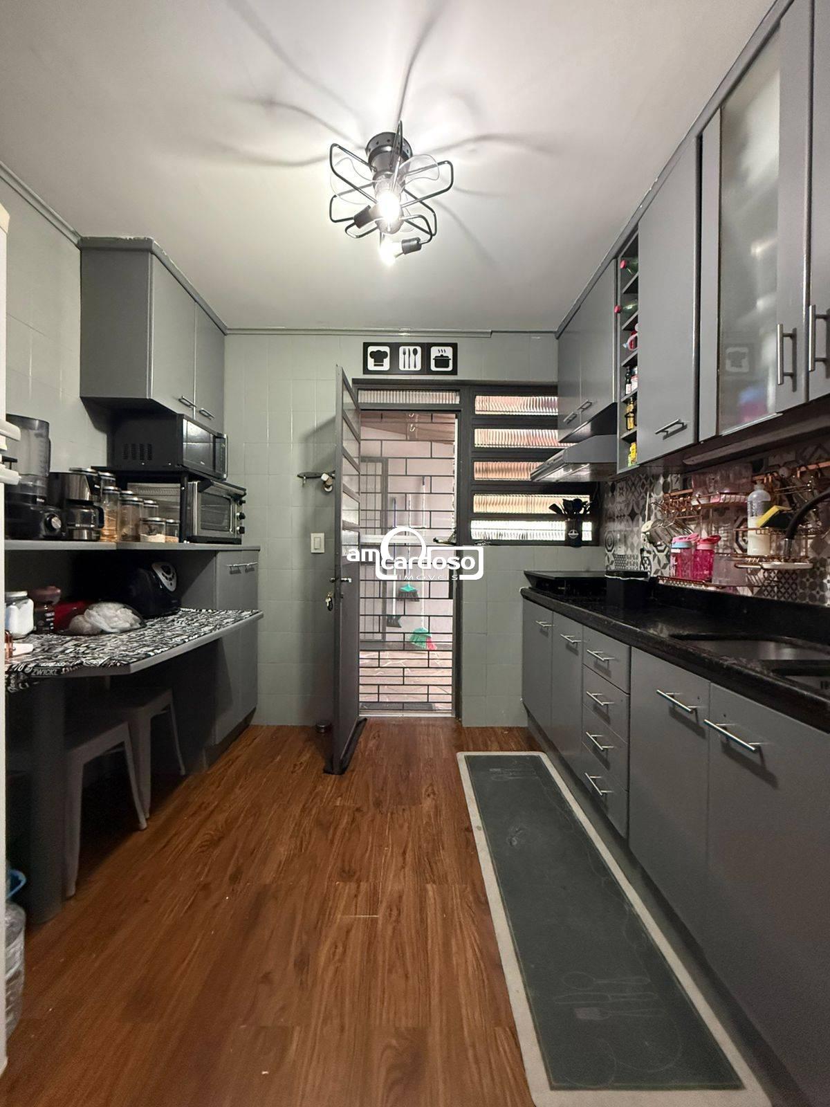 Casa com 3 quartos, 3 banheiros e 120m² à venda no bairro Sao Sebastiao, Porto Alegre