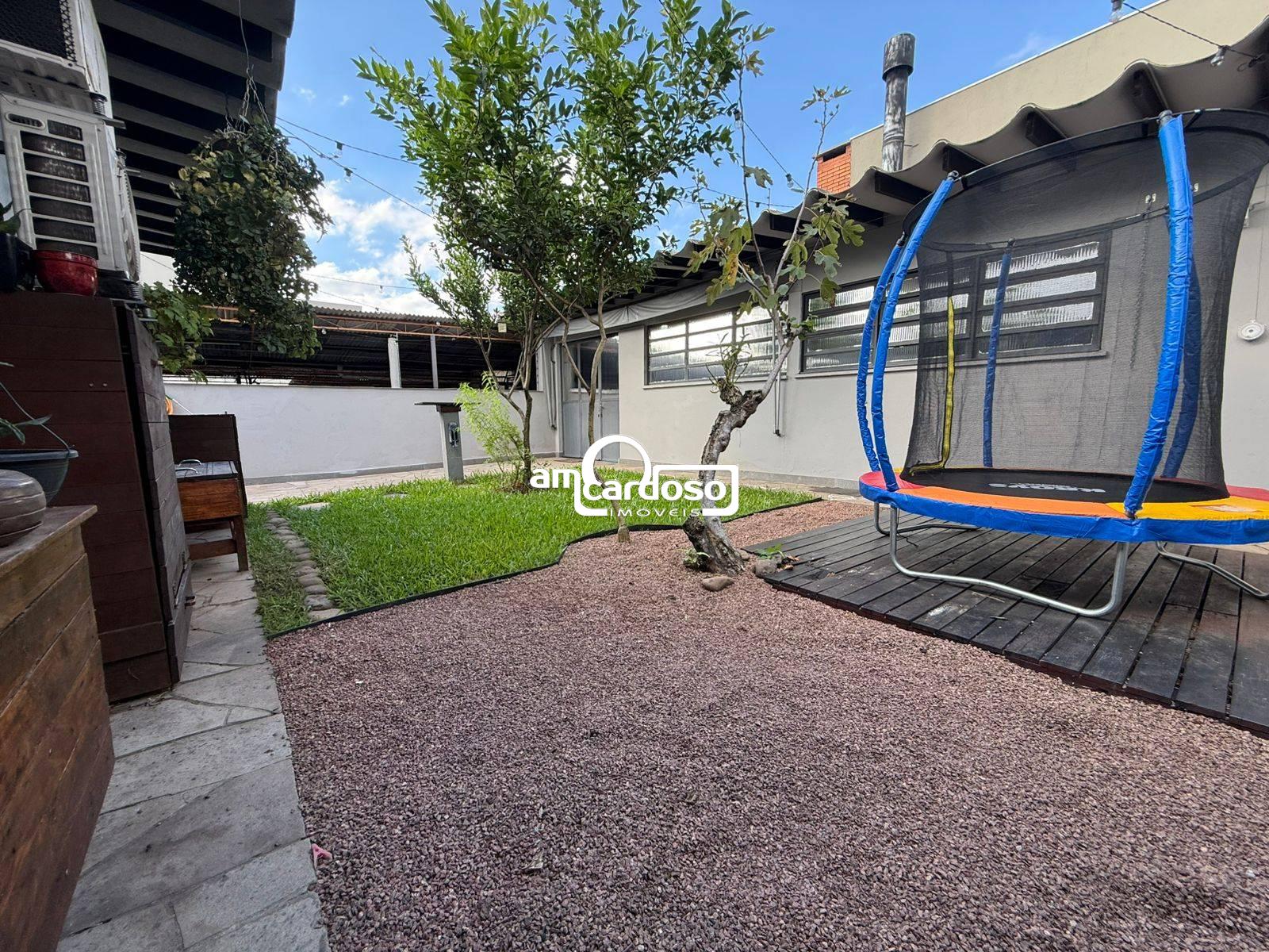 Casa com 3 quartos, 3 banheiros e 120m² à venda no bairro Sao Sebastiao, Porto Alegre