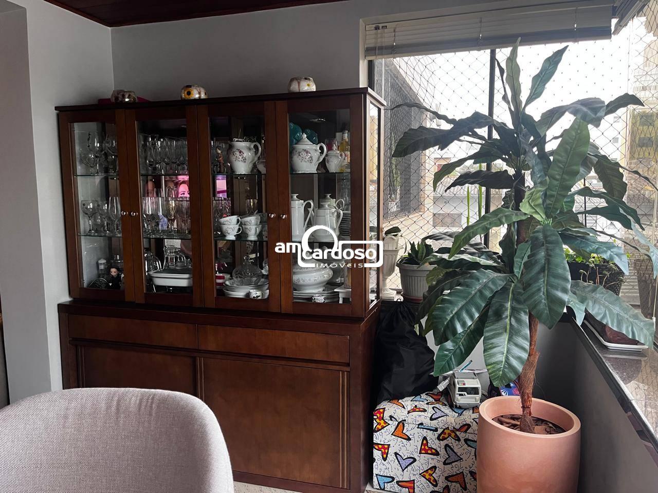 Apartamento com 3 quartos, 3 banheiros e 94m² à venda no bairro Jardim Lindoia, Porto Alegre