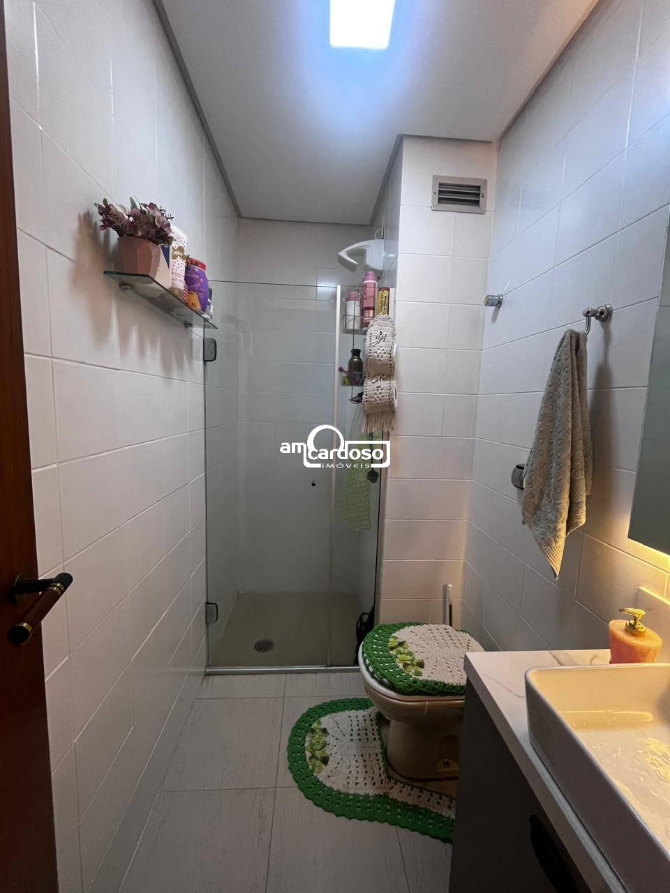 Apartamento com 3 quartos, 3 banheiros e 94m² à venda no bairro Jardim Lindoia, Porto Alegre