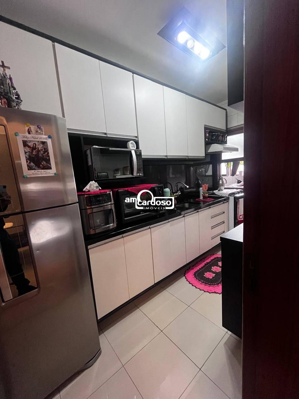 Apartamento com 3 quartos, 3 banheiros e 94m² à venda no bairro Jardim Lindoia, Porto Alegre