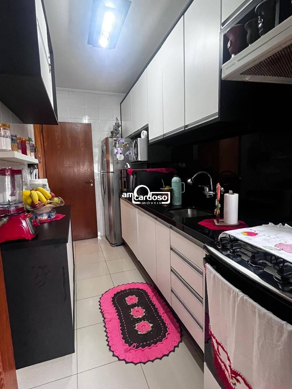 Apartamento com 3 quartos, 3 banheiros e 94m² à venda no bairro Jardim Lindoia, Porto Alegre