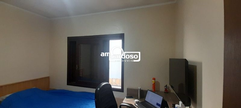 Casa com 3 quartos e 173m² à venda no bairro Jardim Lindoia, Porto Alegre