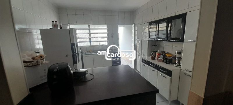 Casa com 3 quartos e 173m² à venda no bairro Jardim Lindoia, Porto Alegre