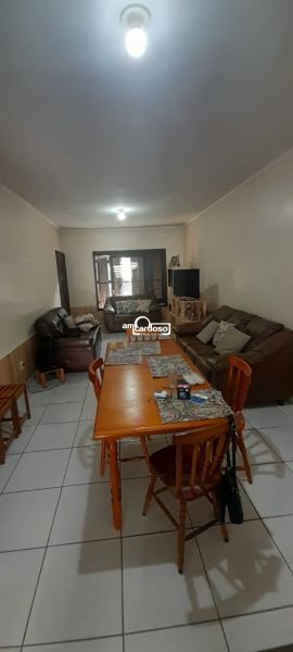 Casa com 3 quartos e 173m² à venda no bairro Jardim Lindoia, Porto Alegre