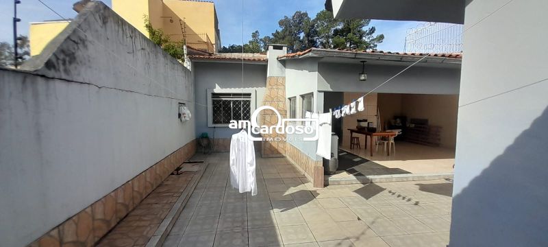 Casa com 3 quartos e 173m² à venda no bairro Jardim Lindoia, Porto Alegre