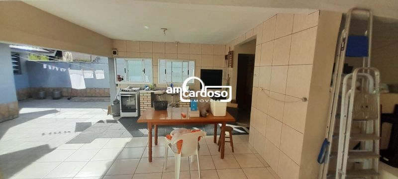 Casa com 3 quartos e 173m² à venda no bairro Jardim Lindoia, Porto Alegre