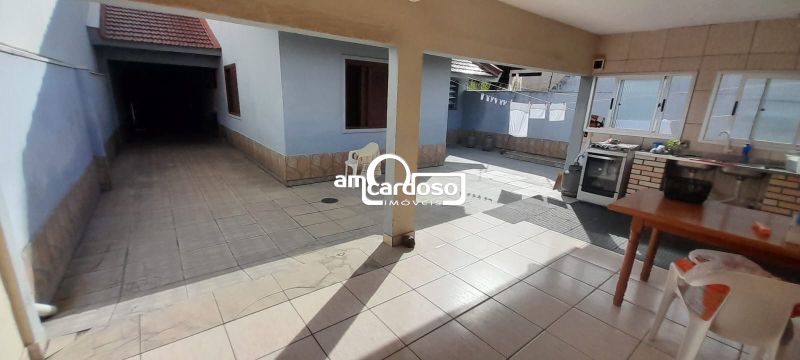 Casa com 3 quartos e 173m² à venda no bairro Jardim Lindoia, Porto Alegre