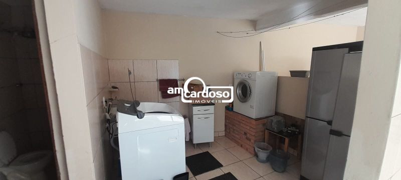 Casa com 3 quartos e 173m² à venda no bairro Jardim Lindoia, Porto Alegre