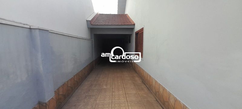 Casa com 3 quartos e 173m² à venda no bairro Jardim Lindoia, Porto Alegre