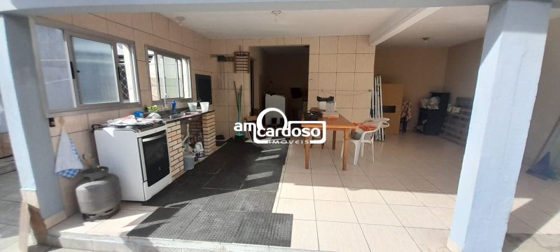 Casa com 3 quartos e 173m² à venda no bairro Jardim Lindoia, Porto Alegre