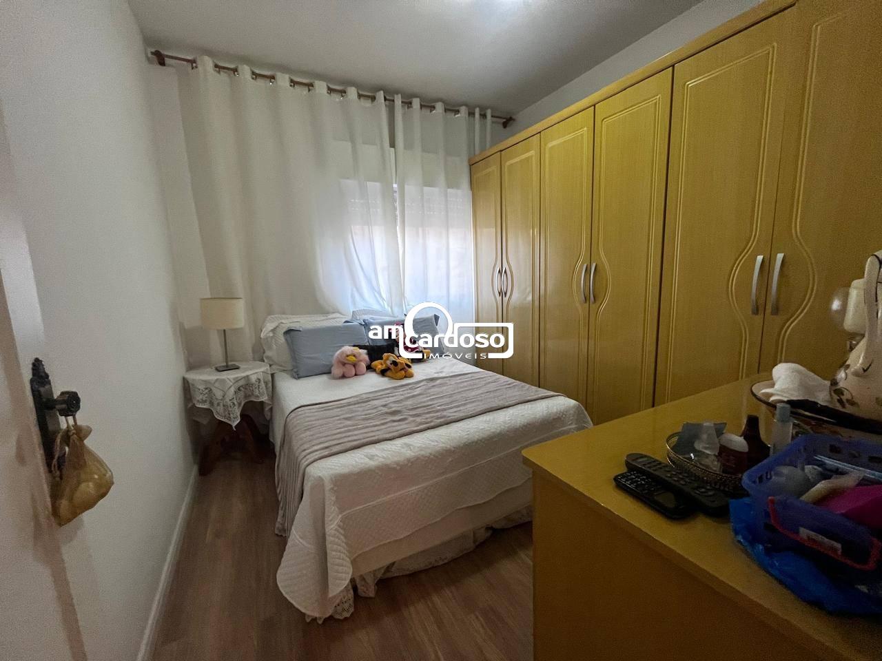 Apartamento com 3 quartos, 1 banheiro e 80m² à venda no bairro Sao Sebastiao, Porto Alegre